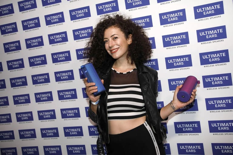 Leila Lowfire: Die ehemalige Kandidatin vom Dschungelcamp überraschte kurz nach der Show die Fans mit der frohen Botschaft, dass sie Nachwuchs erwartet. Mitte November erblickte das Baby das Licht der Welt. Wer der Vater ist, hat die Sexpertin nicht bekannt gegeben.