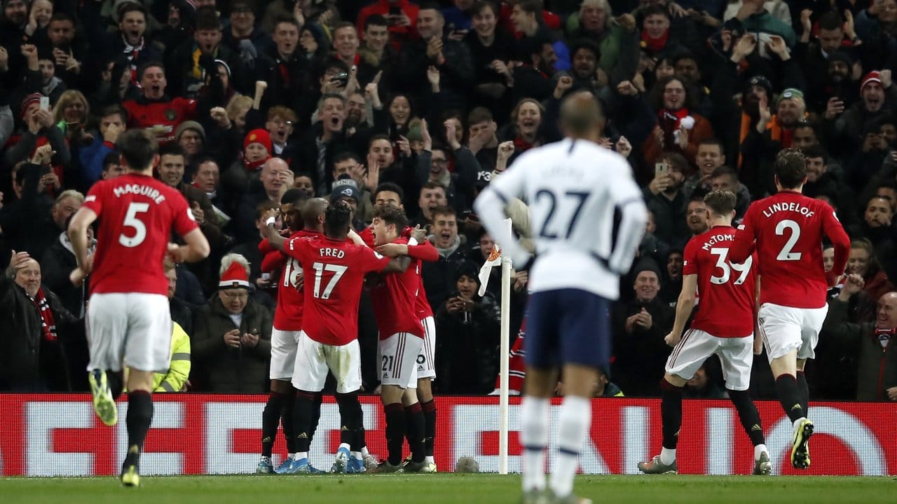 Die Spieler von Manchester United feiern das 1:0 im Spiel gegen Tottenham Hotspur.