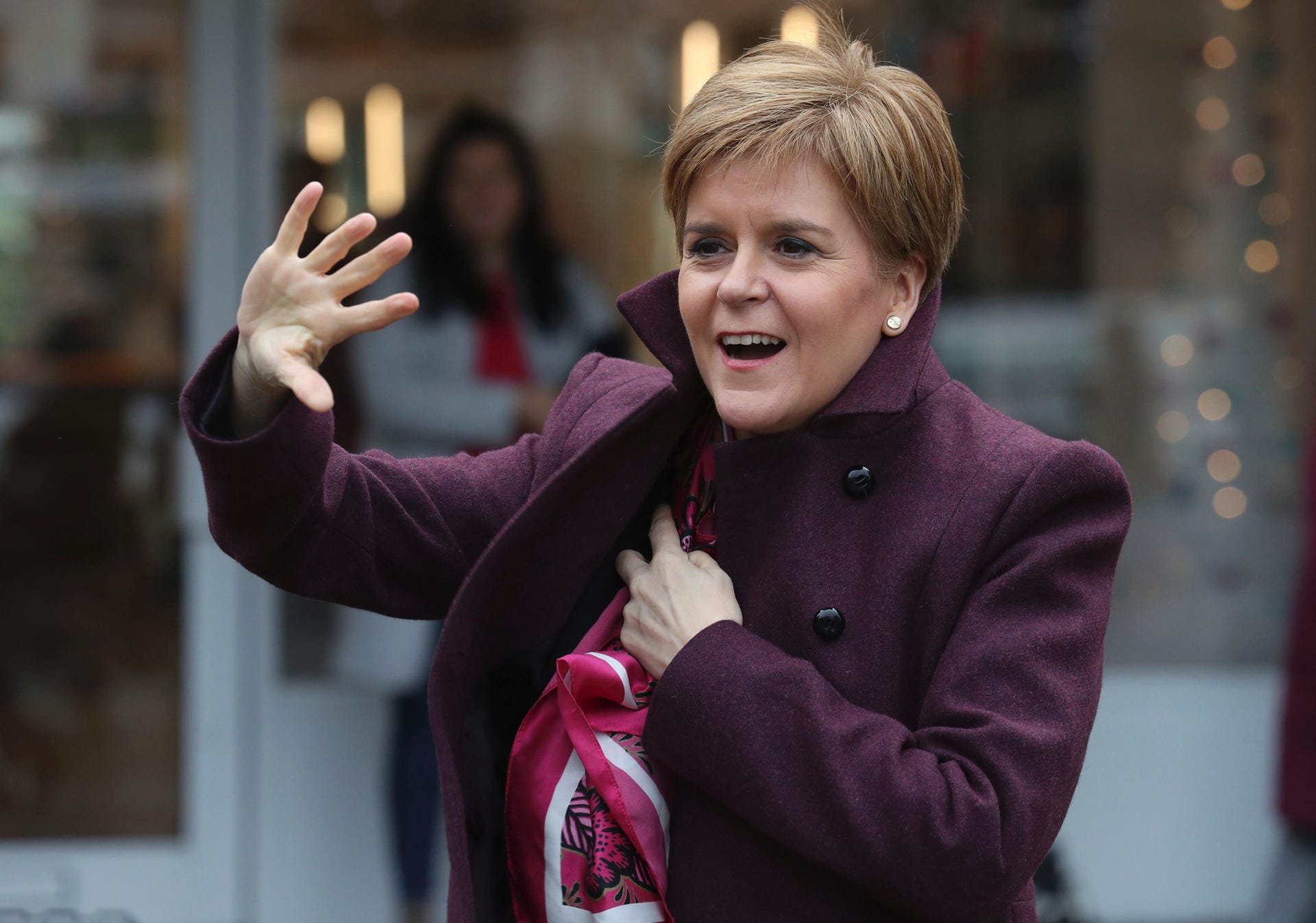 Nicola Sturgeon, Vorsitzende der Schottischen Nationalpartei (SNP) und Erste Ministerin von Schottland; die SNP strebt ein zweites Unabhängigkeitsreferendum für Schottland an und könnte mit Labour koalieren.