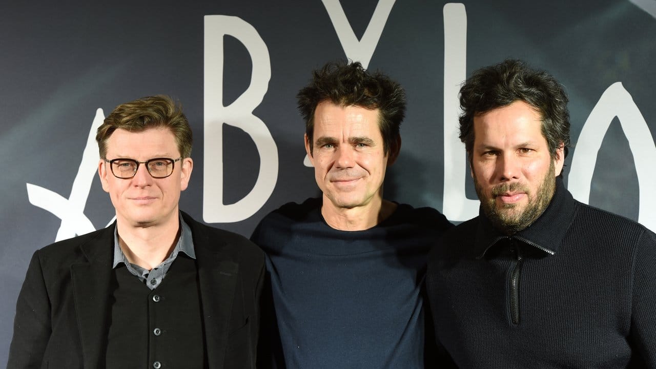 Ein Europäischer Filmpreis für die Macher von "Babylon Berlin": Achim von Borries (l-r), Tom Tykwer und Hendrik Handloegten.