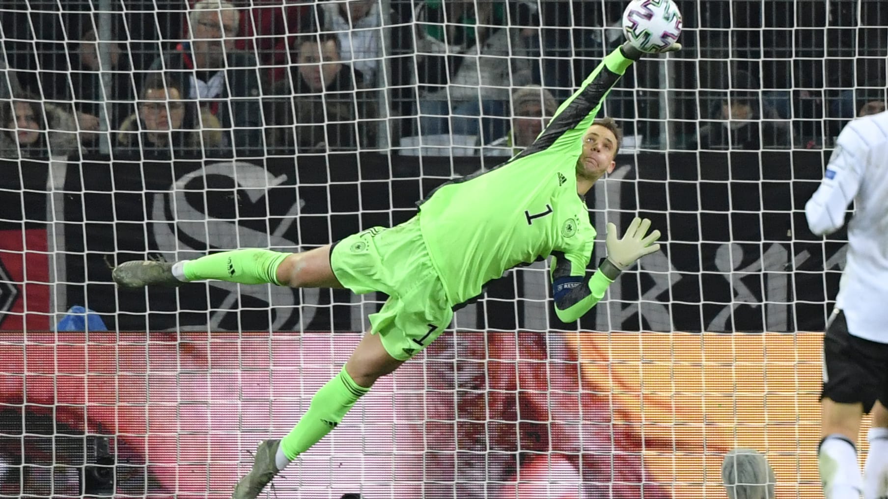 Manuel Neuer: Der Weltmeister von 2014 stellte in diesem Jahr unter Beweis, warum Joachim Löw ihn als Nummer eins im deutschen Tor sieht. Neuer zeigte über das Jahr hinweg konstant gute Leistungen. Durchschnittsnote: 2,1