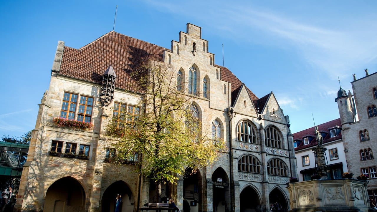 Das Rathaus auf dem Markt in Hannover.