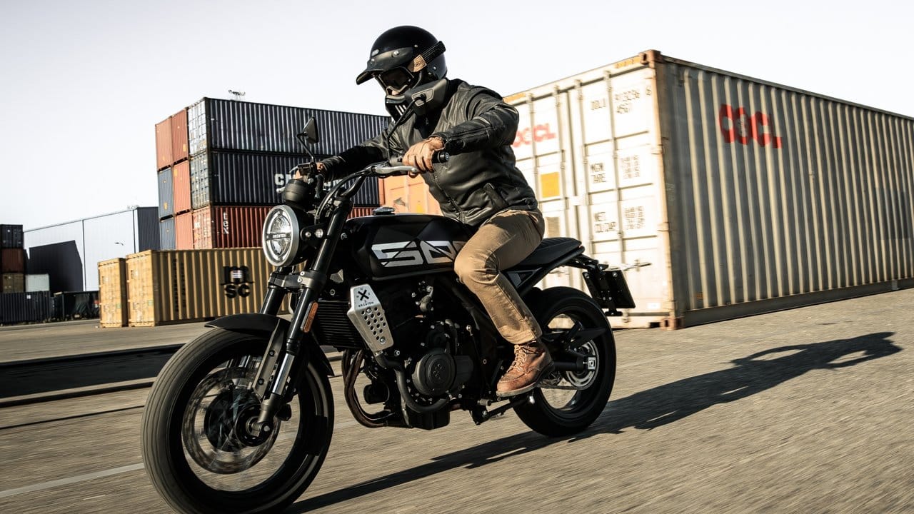 Brixton Motorcycles versucht mit puristischen Maschinen wie der Crossfire-500-X zu überzeugen.