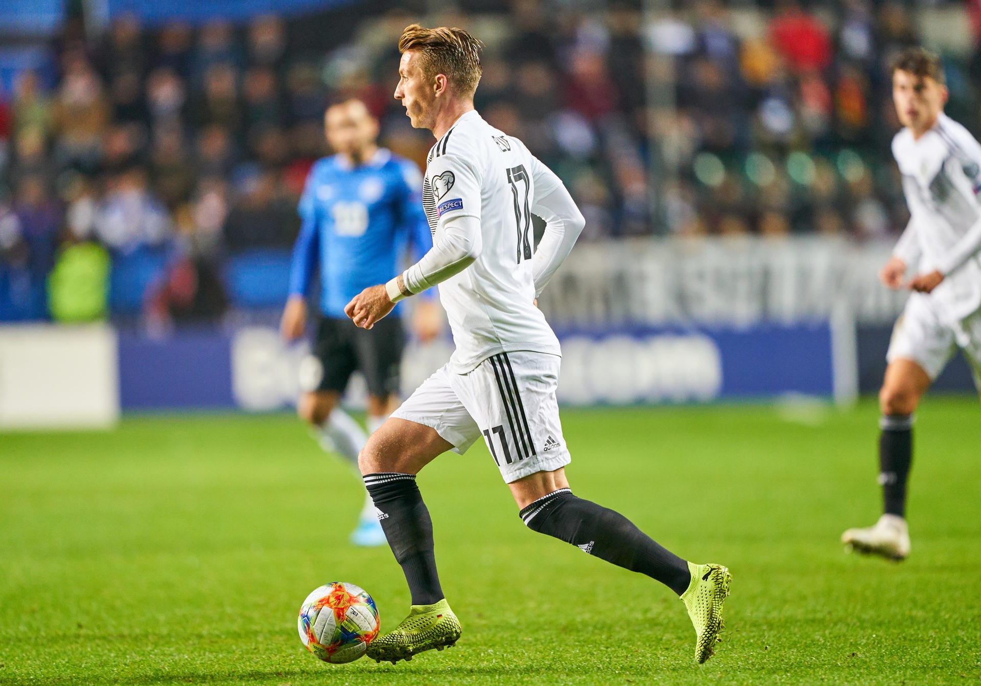 Marco Reus: In den ersten drei Länderspielen zeigte der Dortmunder Kapitän, dass er auch in der Nationalmannschaft absolut gesetzt ist. Doch danach fiel er einige Spiele verletzt aus oder konnte – wenn er gespielt hat – nicht an die Leistungen vom Jahresbeginn anknüpfen. Durchschnittsnote: 2,5