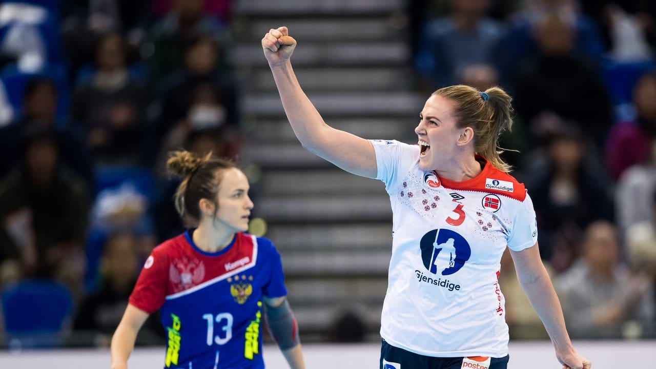 Die Norwegerin Emilie Hegh Arntzen reagiert während des Spiels gegen Russland.