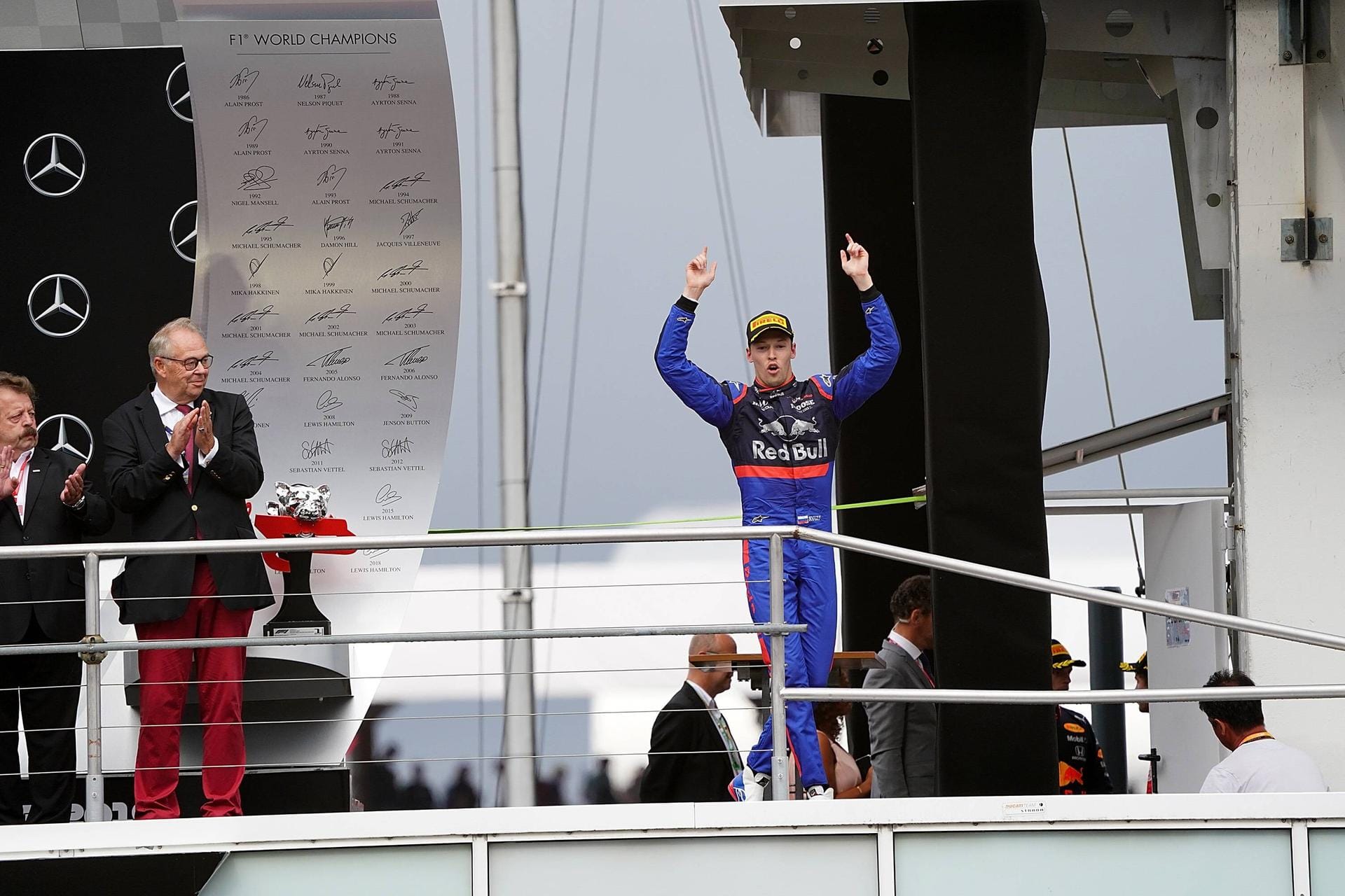 Daniil Kvyat (Toro Rosso, 37 Punkte): Das Saison-Highlight für den Russen war der dritte Platz die Regenschlacht von Hockenheim. Hier tauchte Kvyat nach mehreren Safety-Car-Phasen plötzlich an der Spitze auf und landete am Ende noch auf dem Podium.