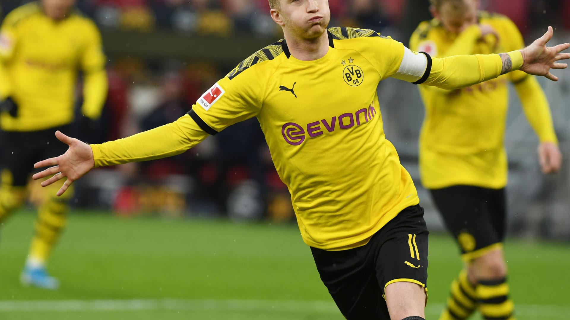 Marco Reus: "Ein wunderbares Los für die Fans und uns. Und natürlich rechnen wir uns was aus! Wir werden diese Duelle mit Paris führen, um eine Runde weiterzukommen. Das ist das klare Ziel!"