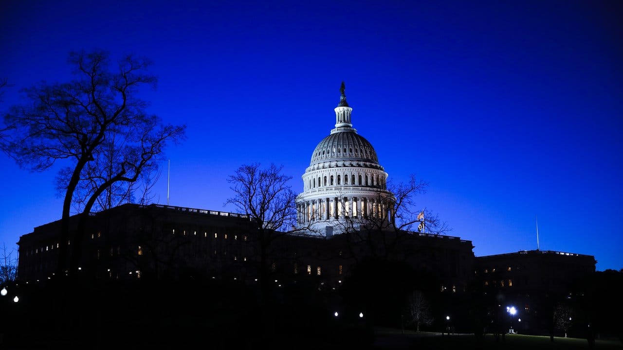 In Washington wird über die Eröffnung eines Impeachment-Verfahrens abgestimmt.