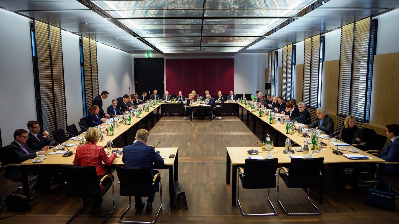 Sitzung des Vermittlungsausschusses in Berlin. Sitzung des Vermittlungsausschusses in Berlin.