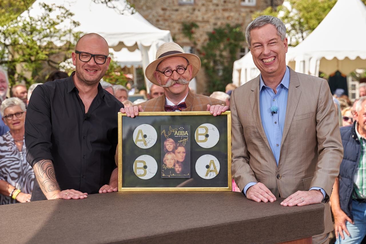 In der Sendung vom 15. Juni 2017 war Thomas Hermanns zu Gast. Er wollte vier ABBA-CDs mit signiertem Cover in einem goldenen Rahmen an den Mann bringen.