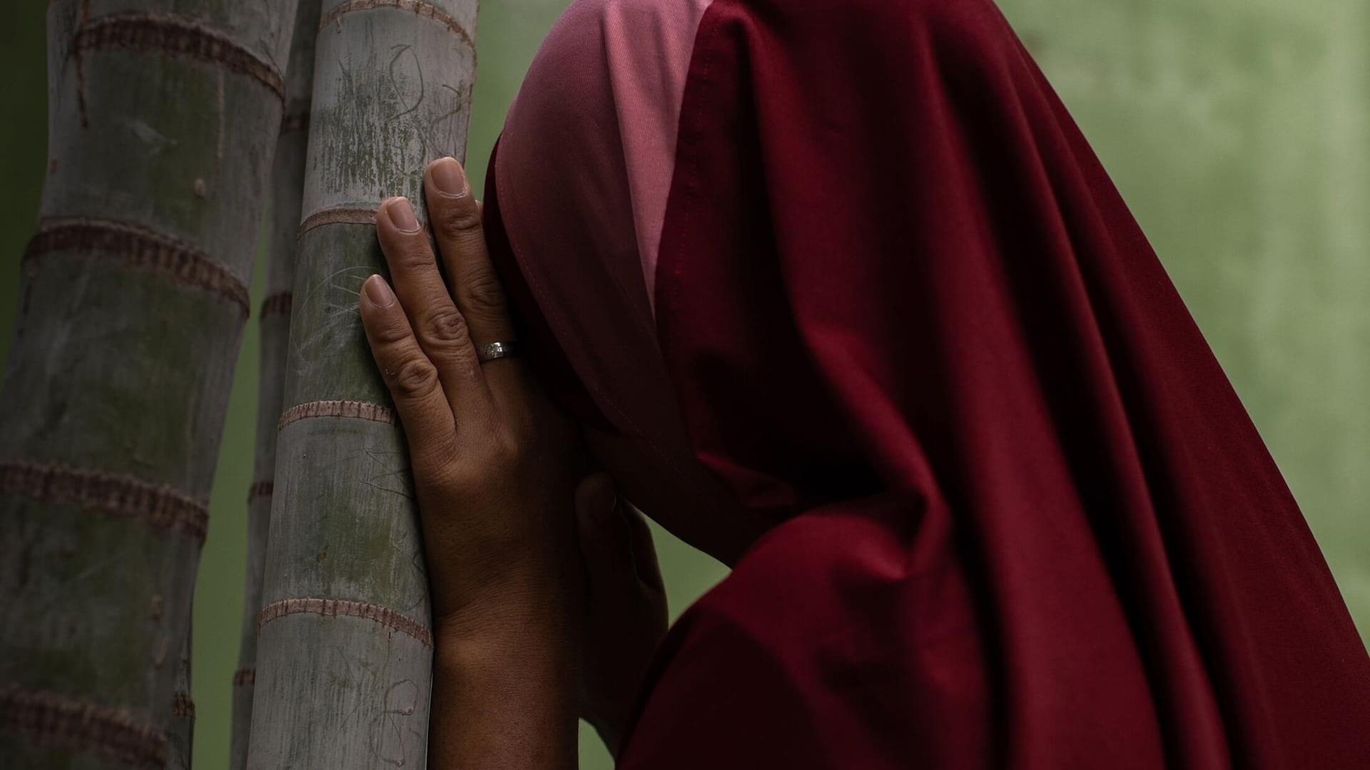 Mädchen als Handelsware: Aus Südostasien werden viele Mädchen und junge Frauen aus armen Dörfern als Haushaltsgehilfinnen in reiche Nationen vermittelt. Die Fotografin Matilde Simas hat betroffene Mädchen in den Schutzräumen einer Hilfsorganisation am Flughafen von Manila erlebt, wo sie auf dem Weg nach Saudi-Arabien abgefangen werden, manche nicht älter als neun Jahre.