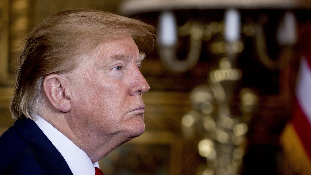 US-Präsident Donald Trump wird in Deutschland als größere Gefahr für den Weltfrieden wahrgenommen als Russlands Staatschef Wladimir Putin oder der nordkoreanische Machthaber Kim Jong Un. US-Präsident Donald Trump wird in Deutschland als größere Gefahr für den Weltfrieden wahrgenommen als Russlands Staatschef Wladimir Putin oder der nordkoreanische Machthaber Kim Jong Un.