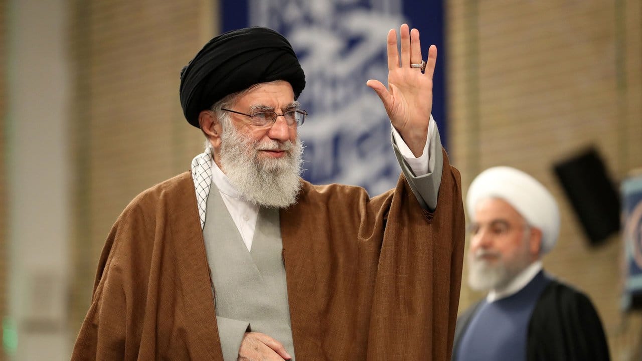 Auch ihm trauen die Deutschen nicht sehr weit: Irans oberster Führer Ajatollah Ali Chamenei. Auch ihm trauen die Deutschen nicht sehr weit: Irans oberster Führer Ajatollah Ali Chamenei.