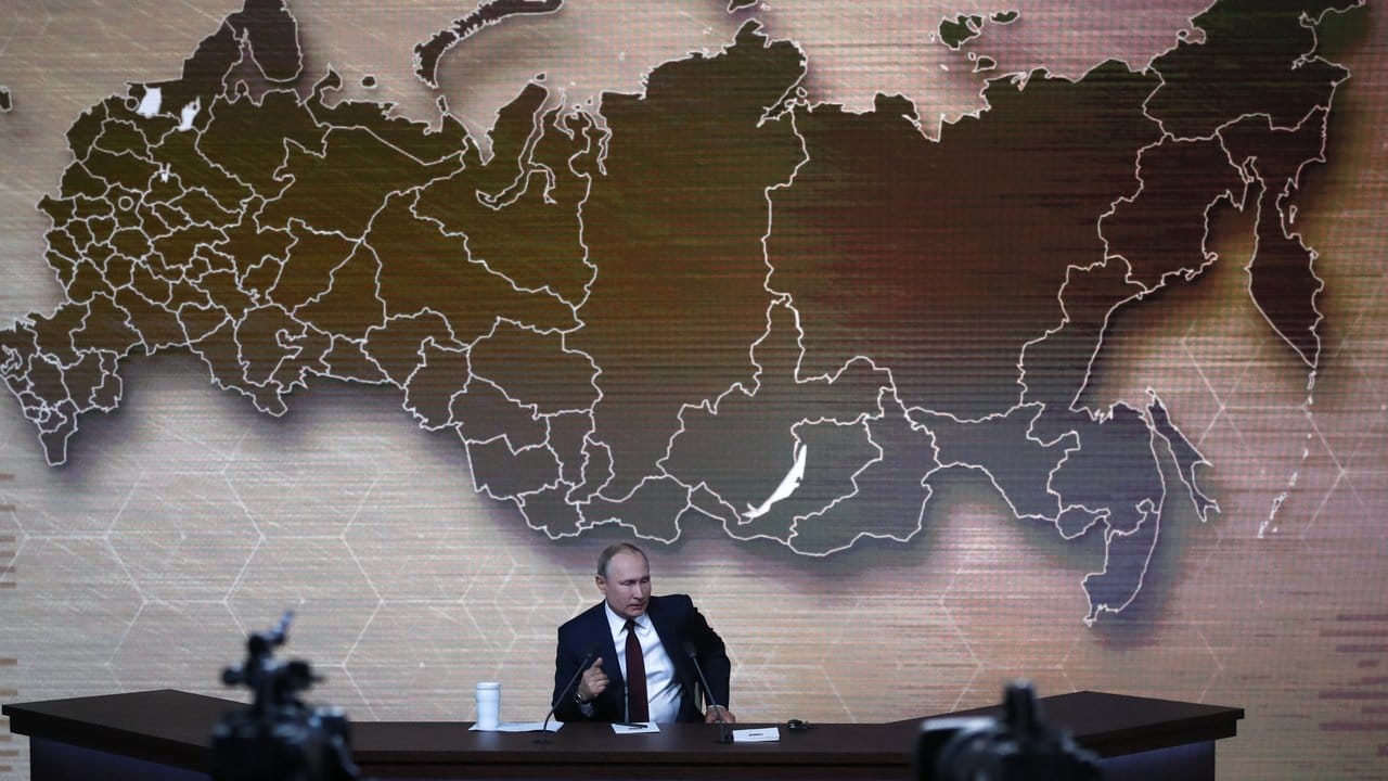 Autoritärer Herrscher über ein Riesenreich: Der russische Präsident Wladimir Putin. Autoritärer Herrscher über ein Riesenreich: Der russische Präsident Wladimir Putin.