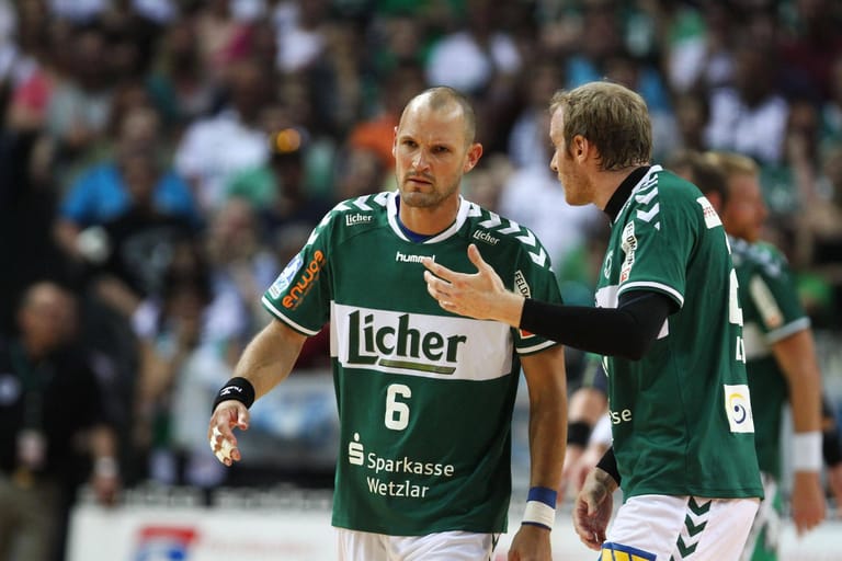 9. Oktober: Mit nur 39 Jahren stirbt der frühere Handball-Nationalspieler Jens Tiedtke nach langer, schwerer Krankheit. Tiedtke absolvierte 64 Länderspiele für Deutschland, stand bei den Weltmeisterschaften 2005 und 2009 im DHB-Kader.