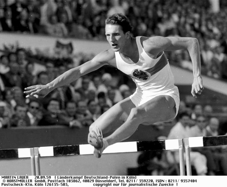 6. Oktober: Martin Lauer verstirbt 82-jährig. Lauer hatte 1960 bei den Sommerspielen in Rom als Schlussläufer der deutschen 4x100-m-Staffel in Weltrekordzeit (39,5 Sekunden) Olympia-Gold gewonnen. Ein Jahr zuvor hatte Lauer in Zürich an einem Tag die Weltrekorde über 110 m Hürden und 200 m Hürden verbessert. Im gleichen Jahr wurde er zum Welt-Leichtathleten gewählt.