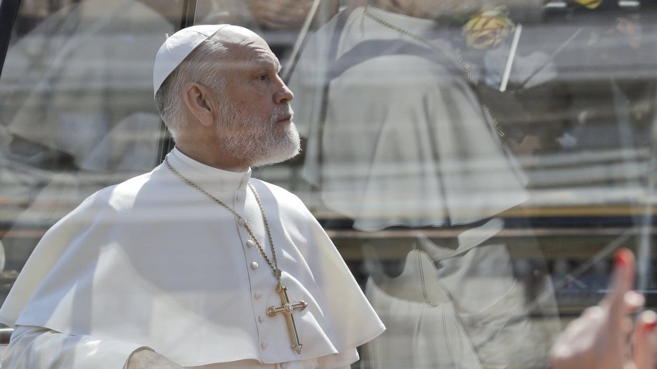 John Malkovich bei den Dreharbeiten zu der Serie "The New Pope" von Regisseur Sorrentino. John Malkovich bei den Dreharbeiten zu der Serie "The New Pope" von Regisseur Sorrentino.