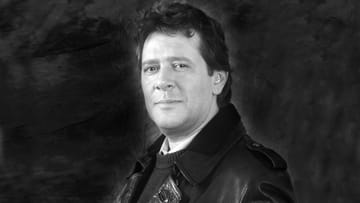Im Alter von 64 Jahren ist der Schauspieler Jan Fedder am 30. Dezember verstorben. Seine Fans trauern um den Hamburger, der mit seiner Rolle im "Großstadtrevier" berühmt wurde.