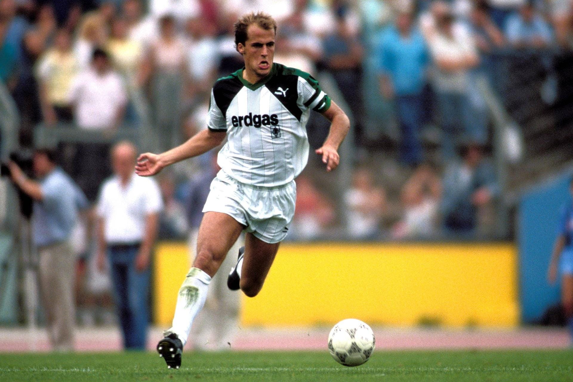 Michael Frontzeck (1982–1989, 1995, 1999–2000): Das Gladbacher Urgestein machte über 200 Pflichtspiele für die Borussia und trainierte die Profis zwischen 2009 und 2011. Sein letztes Trainerengagement beim 1. FC Kaiserslautern endete 2018.