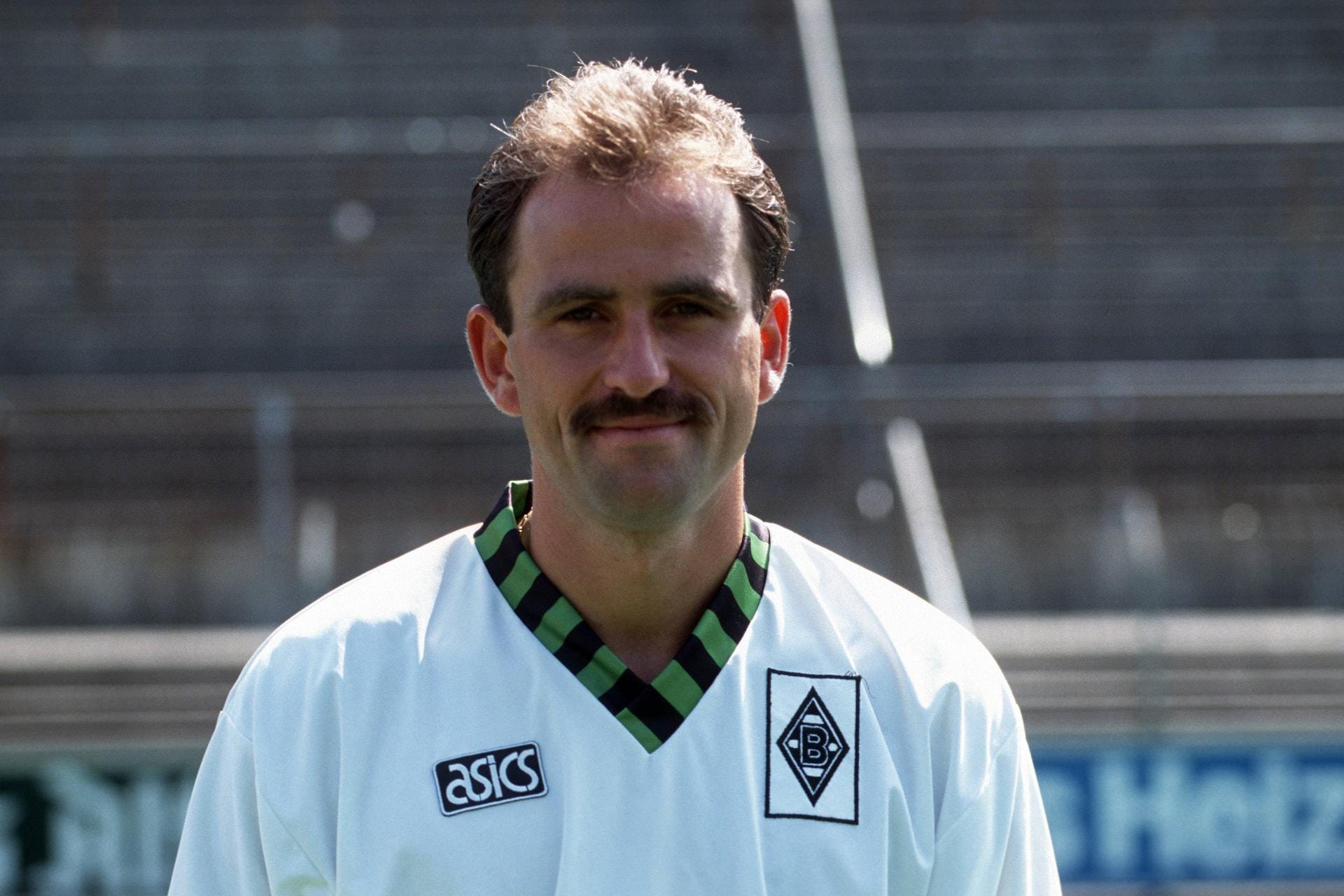 Christian Hochstätter (1982–1998): Die Vereinslegende kam auf 339 Bundesliga-Einsätze für die Borussia, mit der er sich 1995 zum DFB-Pokalsieger krönte. Hochstätter war bis Februar 2018 als Vorstand Sport beim VfL Bochum tätig, nebenbei betreibt er seit 2012 ein Fußballcamp.