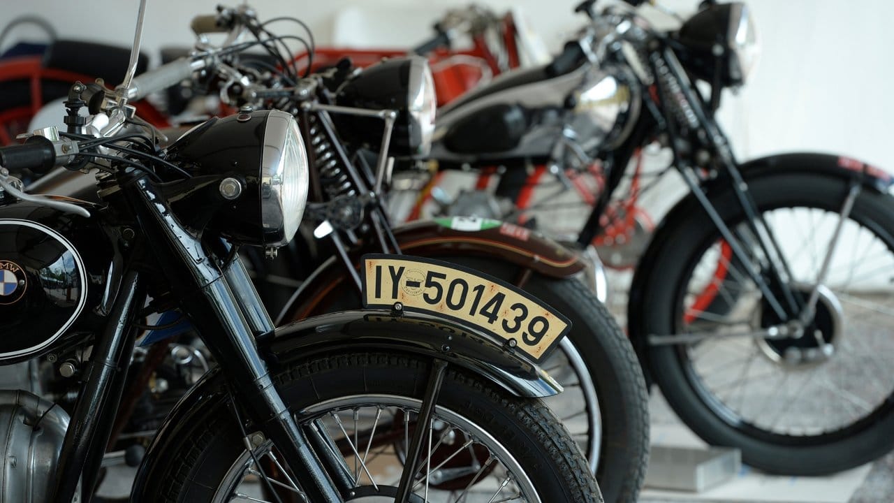 Auch Oldie-Motorräder gibt es bei den "Classic Days" auf Schloss Dyck bei Mönchengladbach zu sehen.
