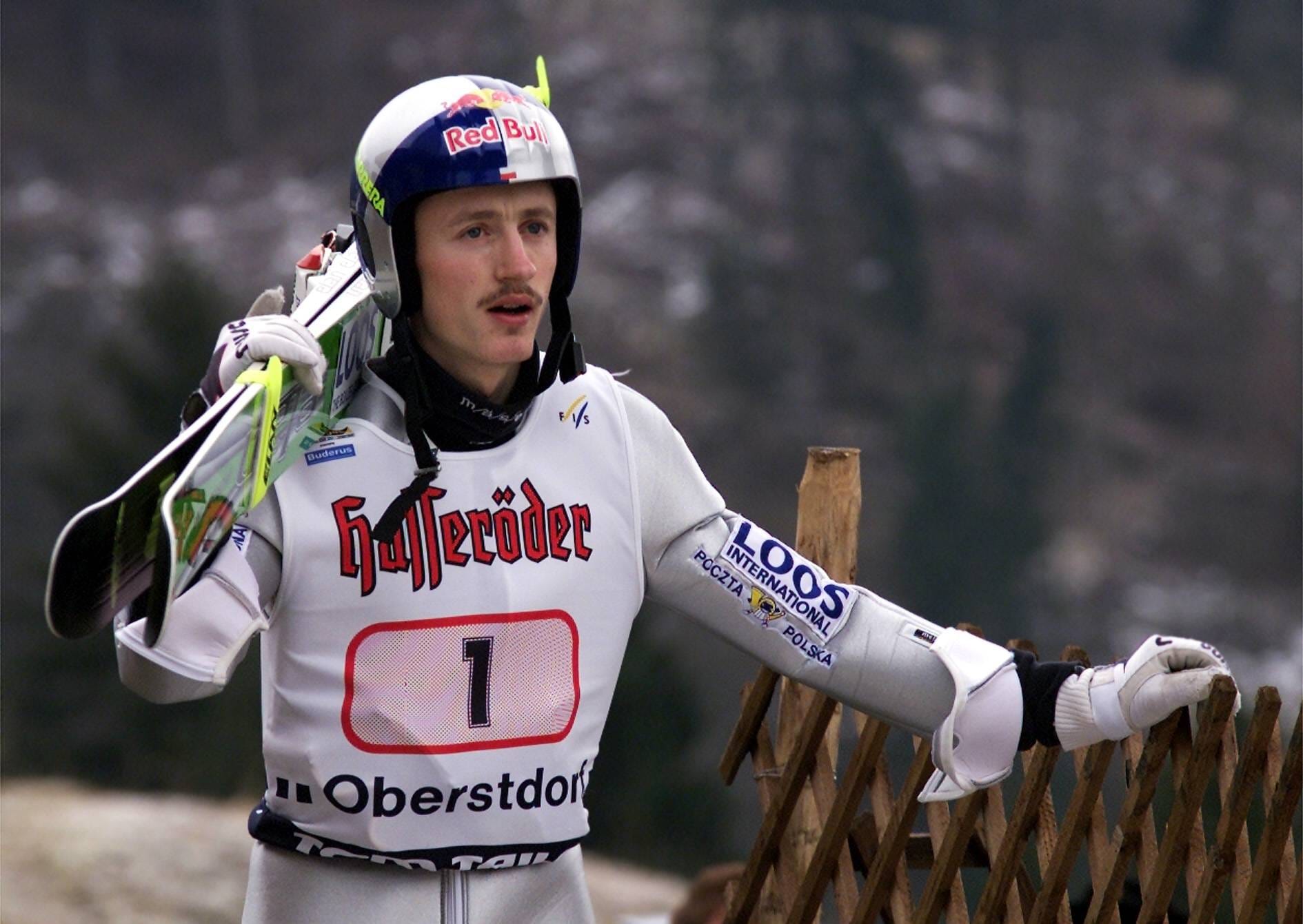 Adam Malysz: Tournee-Sieger 2001, vier Olympia-Medaillen, vier Mal Weltmeister – der Pole ist einer der erfolgreichsten Skispringer der Geschichte. Vom Überflieger an der Schanze wurde der Pole zum Manager für die Schanze.