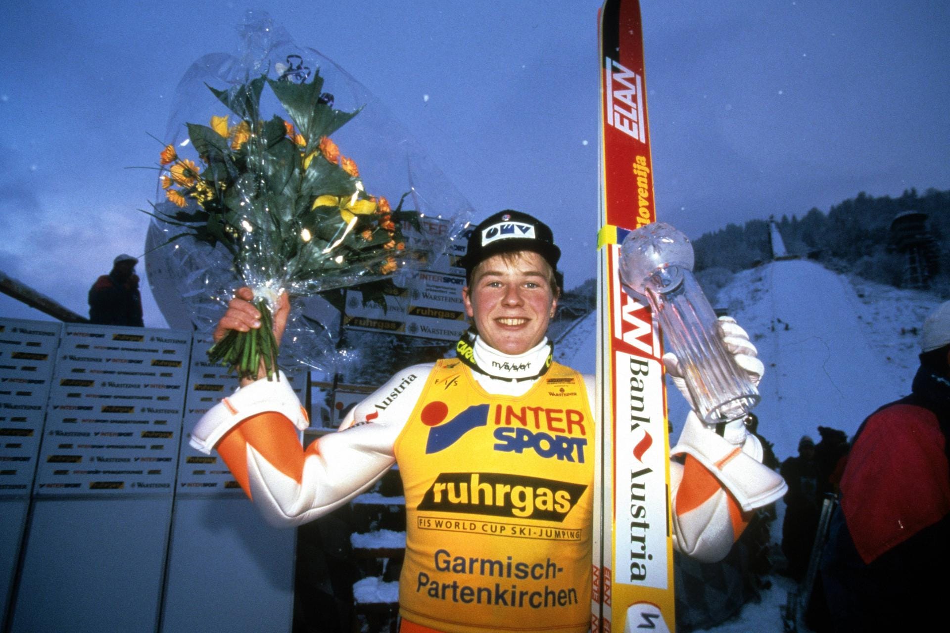 Andreas Goldberger: In den 90ern hatte "Goldi" seine großen Jahre, holte 1992/93 und 1994/95 den Tournee-Gesamtsieg, gewann drei Mal den Gesamtweltcup und zwei Olympische Bronzemedaillen. Der Oberösterreicher war schon als Aktiver ein Entertainer, daran hat sich nichts geändert.