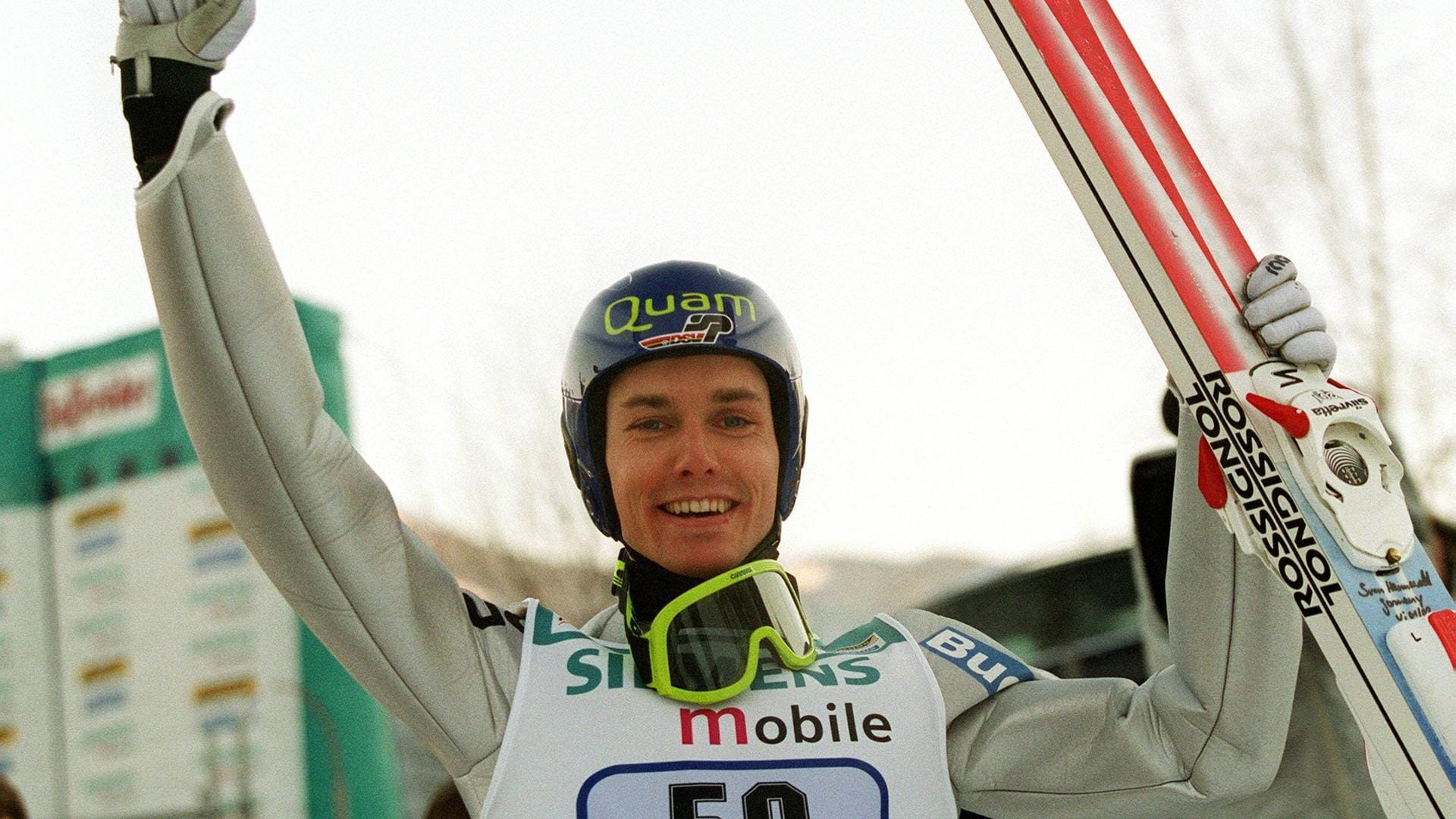 Ryoyu Kobayashi, Markus Eisenbichler und Karl Geiger heißen die Stars bei der 68. Vierschanzentournee der Skispringer. Früher zogen Sven Hannawald, Martin Schmitt und Co. tausende Fans in ihren Bann – und an die Schanzen. Was ist aus den Helden von früher nach ihrem Karriereende geworden? Eine Übersicht.