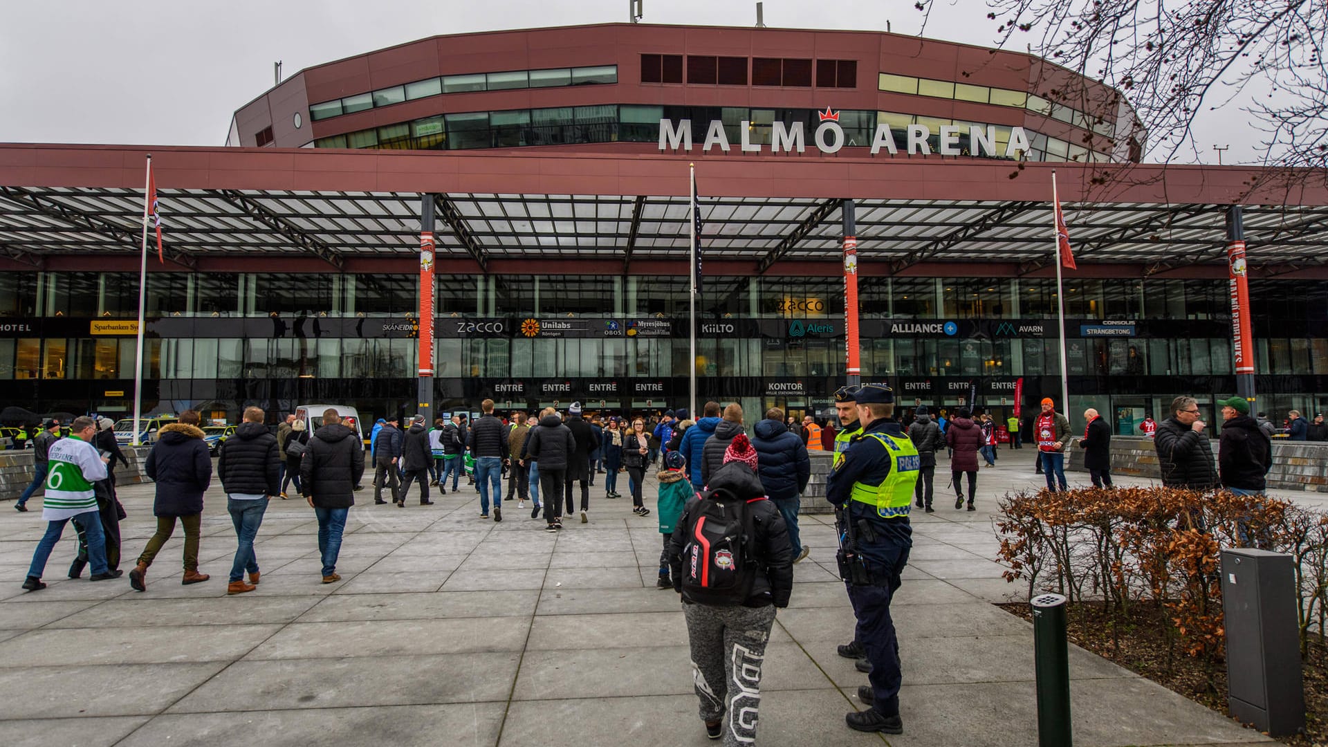 Malmö Arena (13.000 Plätze): Die südliche Großstadt Schwedens ist ebenfalls Gastgeber bei der Europameisterschaft. In der Malmö Arena tragen normalerweise die Malmö Redhawks ihre Heimspiele in der schwedischen Eishockeyliga aus. Aber auch Superstars wie Elton John, Rod Stewart oder Rihanna sind hier schon aufgetreten.