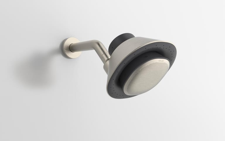 Der Duschkopf Moxie von Kohler hat einen Alexa-fähigen Bluetooth-Lautsprecher integriert.