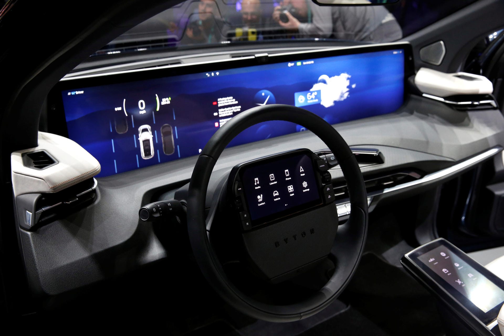 Der M-Byte des chinesischen Automobilherstellers Byton soll 2021 in Europa auf den Markt kommen und 45.000 Euro kosten.
