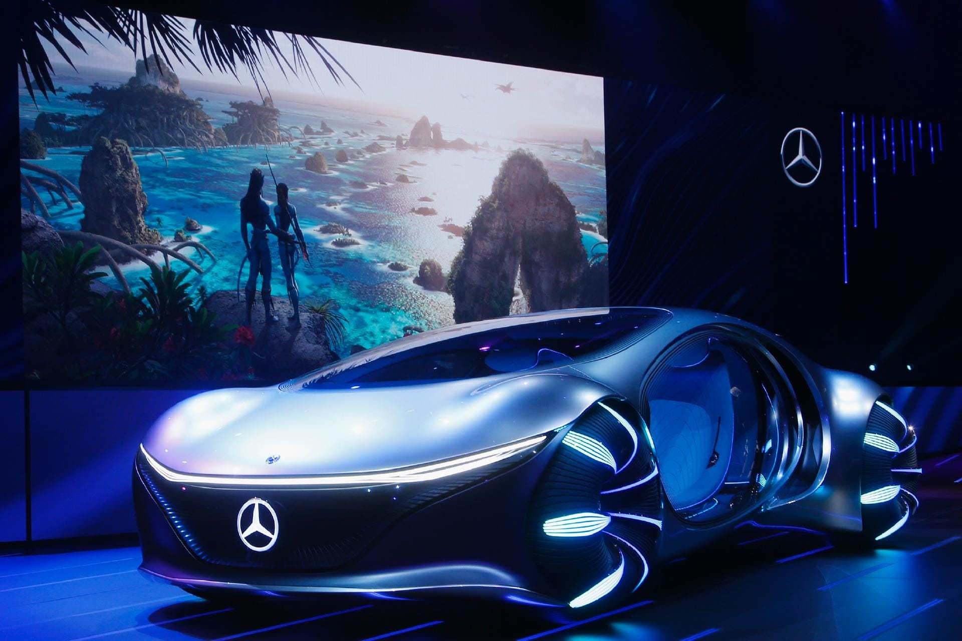 Während der Weltpremiere des Konzeptfahrzeugs Mercedes-Benz "Vision AVTR", wurde auch der neue Film "Avatar 2" angekündigt.