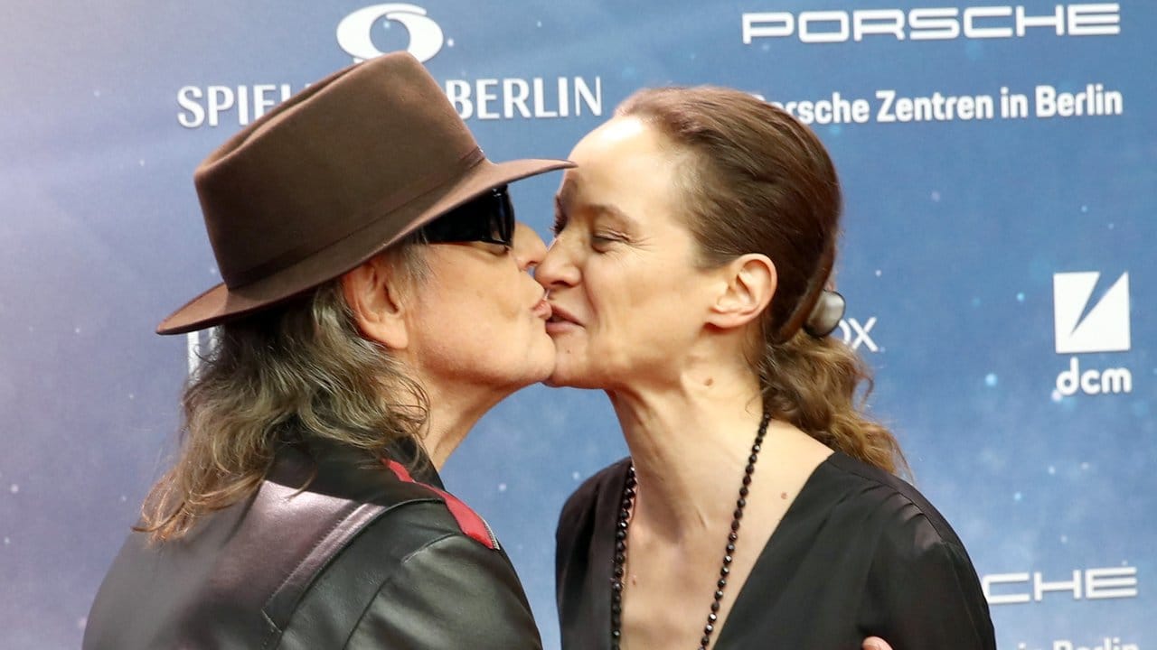 Udo Lindenberg mit Schauspielerin Jeanette Hain bei der Hamburger Premiere. Udo Lindenberg mit Schauspielerin Jeanette Hain bei der Hamburger Premiere.