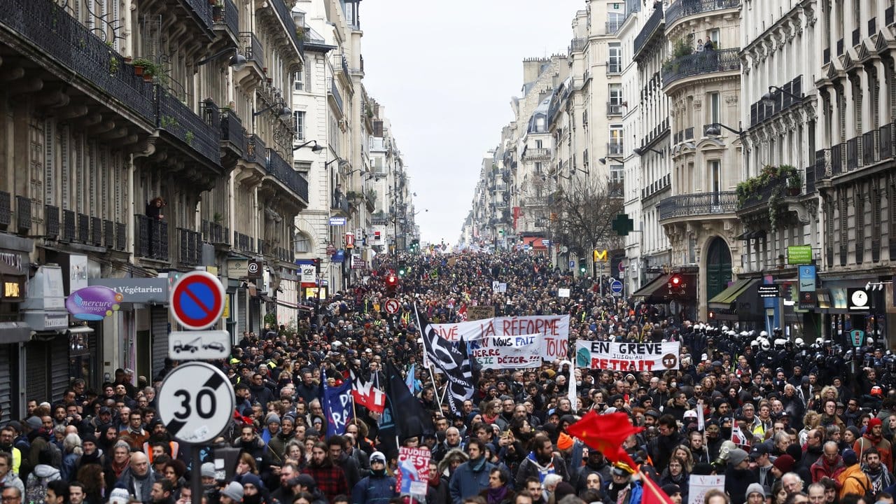 Protest gegen die Rentenreform in Paris.