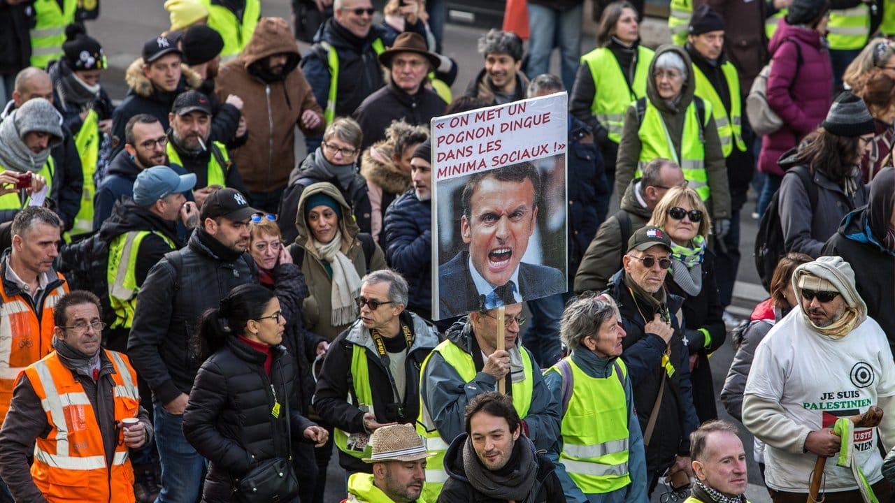 Im neuen Jahr ist in Frankreich doch alles beim Alten: Die Demonstrationen gegen die Rentenreform reißen nicht ab.