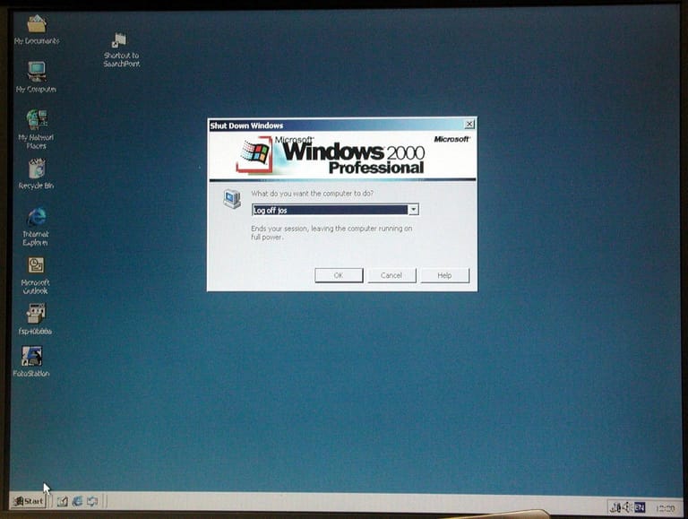 Windows 2000 war vor allem für Unternehmen das Programm der Wahl. Das System gilt als besonders stabil.