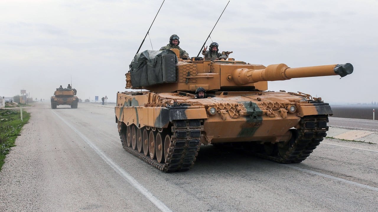 Türkischer Panzer vom Typ Leopard 2A4: Das türkische Parlament hat grünes Licht für eine mögliche Militärintervention im Bürgerkriegsland Libyen gegeben.