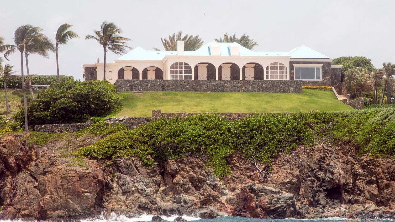 Ein Anwesen auf Little Saint James Island, der Privatinsel des verstorbenen US-Geschäftsmanns J. Ein Anwesen auf Little Saint James Island, der Privatinsel des verstorbenen US-Geschäftsmanns J.