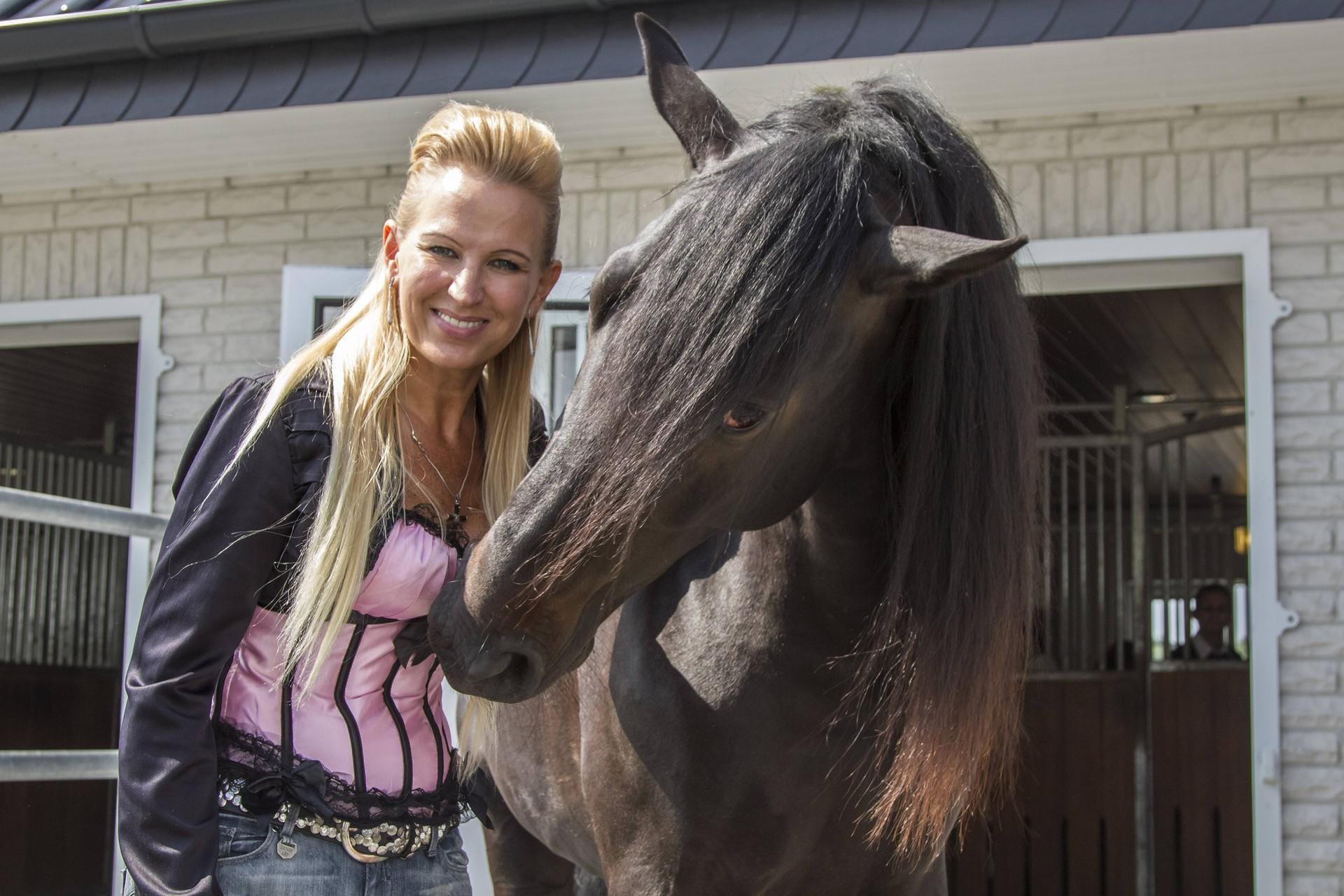 2013: Claudia liebt Pferde.