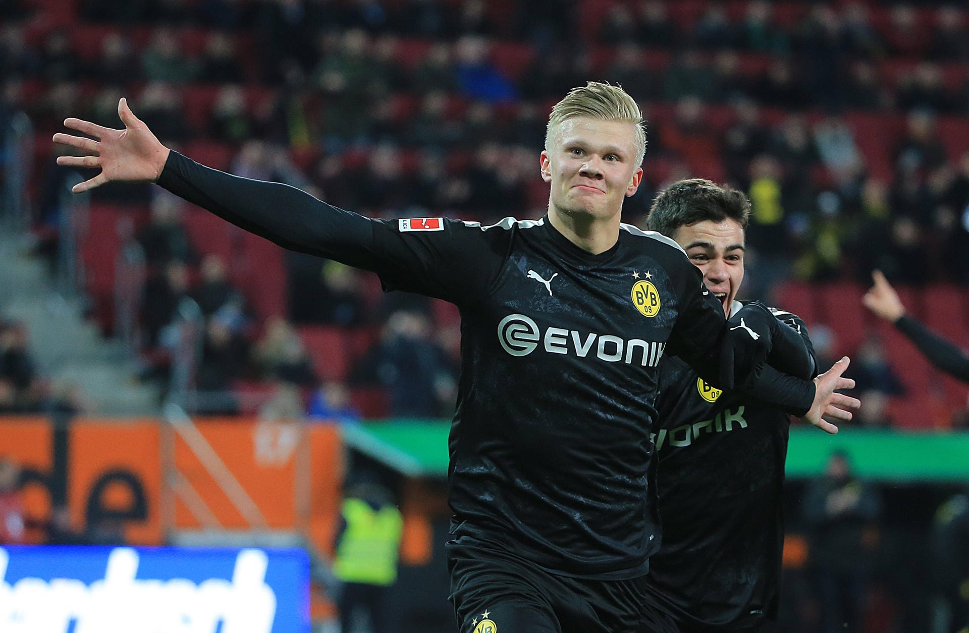 "Ich kann heute lachen, das ist das Wichtigste." (Dortmund-Neuzugang Erling Haaland noch seinen drei Treffern beim 5:3 in Augsburg)