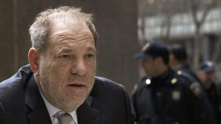 Der Prozess gegen Harvey Weinstein startet mit den Auftaktplädoyers.