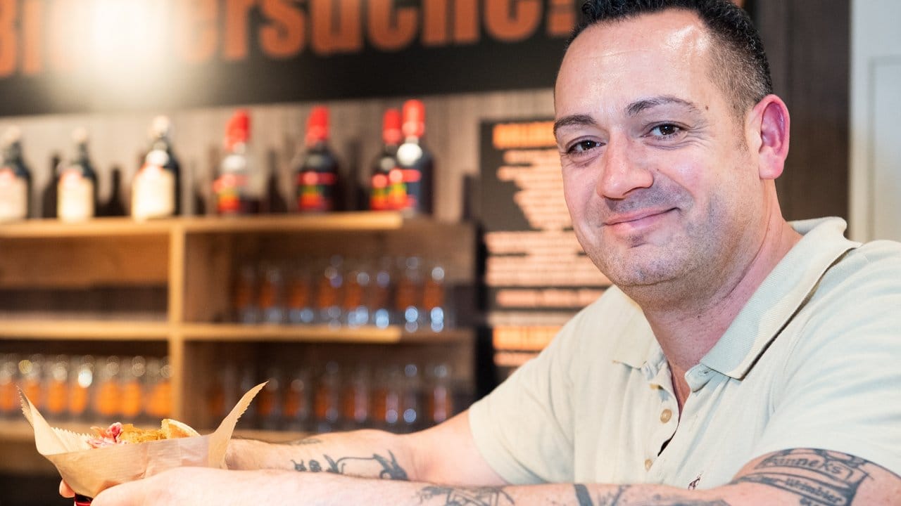 Thorsten Pannek wandelte den Pulled Pork Burger zur Berliner Variante ab - als Eisbein-Burger. Thorsten Pannek wandelte den Pulled Pork Burger zur Berliner Variante ab - als Eisbein-Burger.