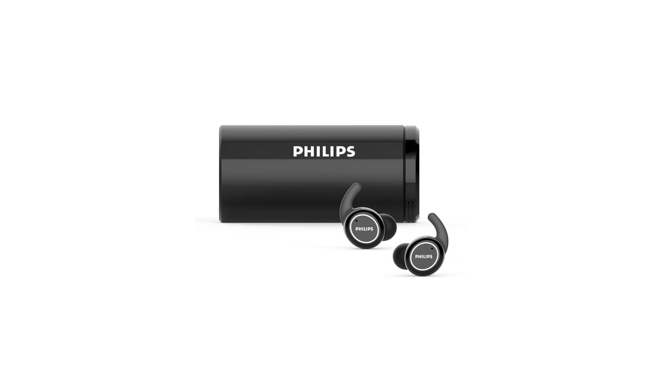 Die Ladebuchse der Philips ST702 reinigt die Ohrpolster der Kopfhörer per UV-Licht.