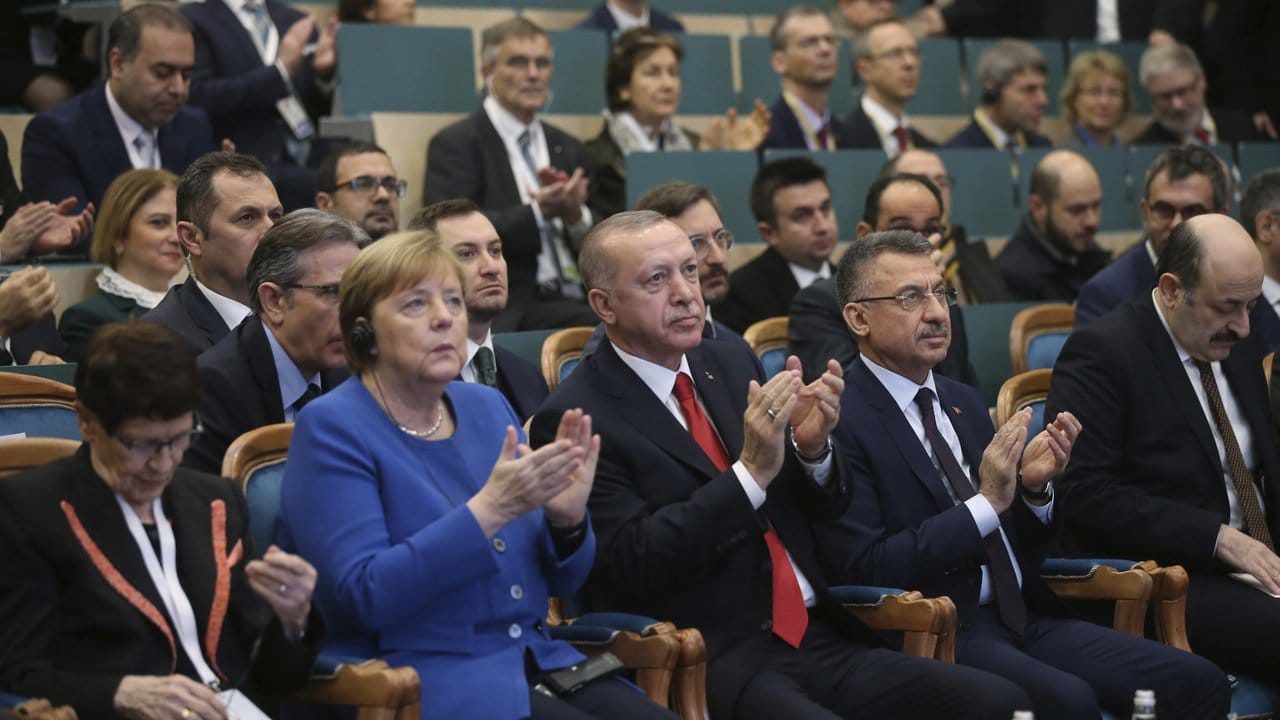 Die Kanzlerin weilt zu einem eintägigen Besuch in der Türkei.