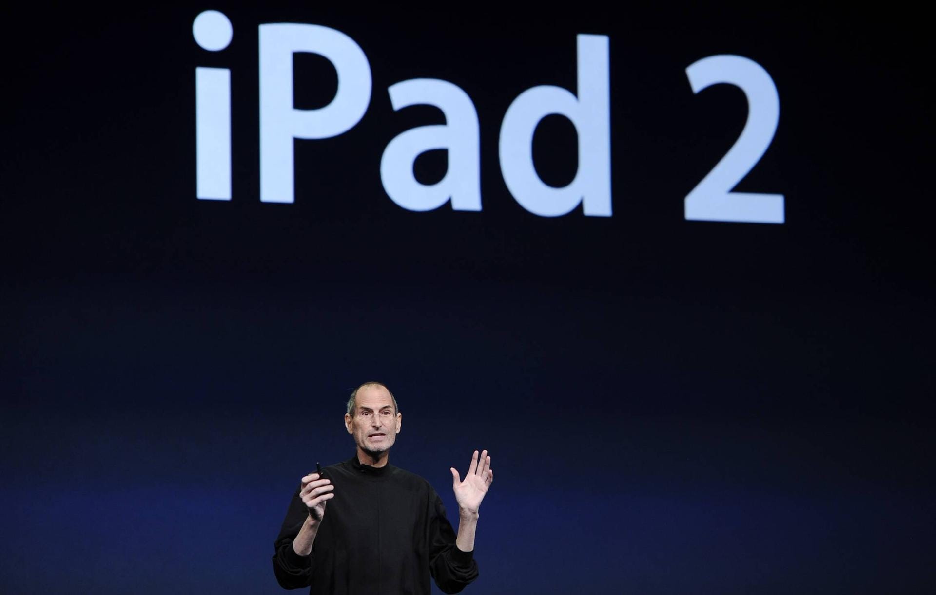 Im März 2011 präsentierte Steve Jobs auf seiner letzten öffentlichen Keynote das ipad 2. Im Oktober desselben Jahres verstarb der Apple-Gründer.