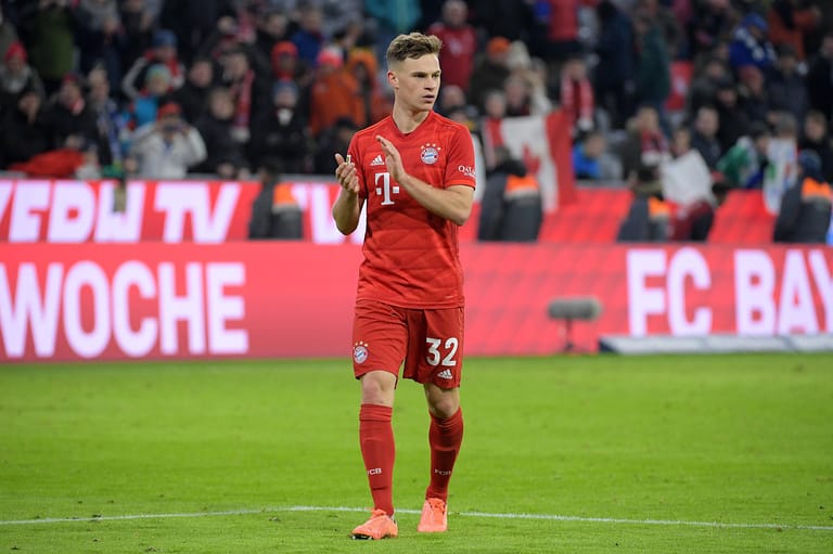 Joshua Kimmich: Vertändelte den Ball nach der frühen Führung schlampig, was sich beinahe gerächt hätte (9.). Ansonsten war der Dauerbrenner gefühlt überall zu finden. Griff auch nicht mehr überhastet an, wie teils in der Hinrunde. Wohl auch das ist ein Verdienst von Hansi Flick. Note 2