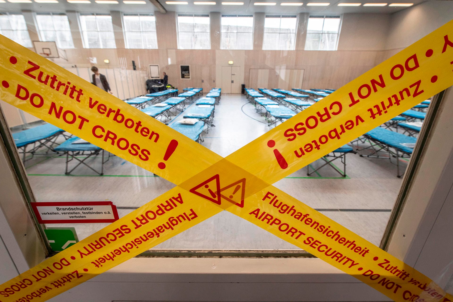 Quarantänehalle für Corona-Evakuierte Quarantänehalle für Corona-Evakuierte