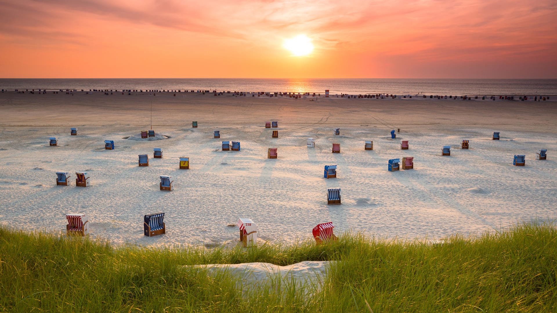 Egal zu welcher Jahreszeit: Es ist immer entspannend, im Strandkorb zu sitzen und aufs Meer zu schauen.