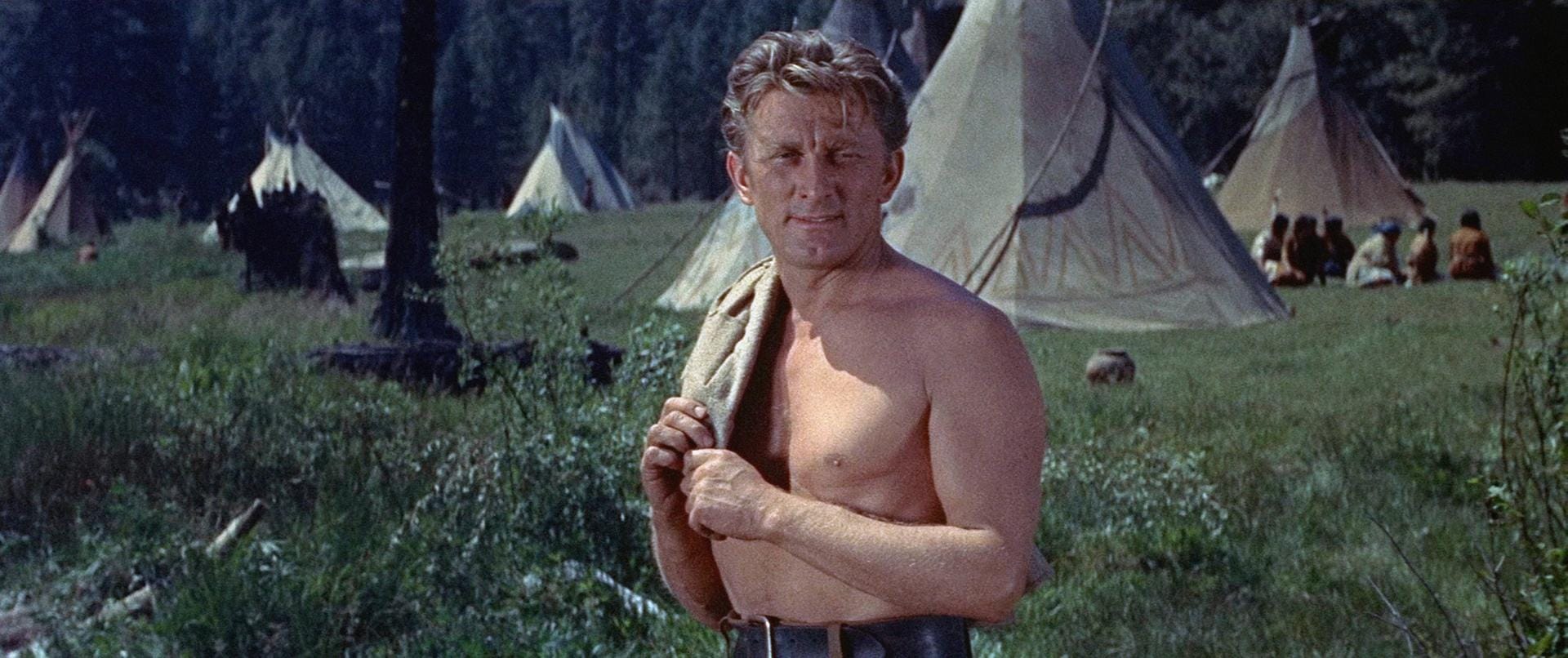 Tod einer Hollywood-Legende: Kirk Douglas vermittelt in dem Westernfilm "Als Vergeltung Sieben Kugeln" als Scout Johnny Hawks zwischen amerikanischen Siedlern und Indianern.