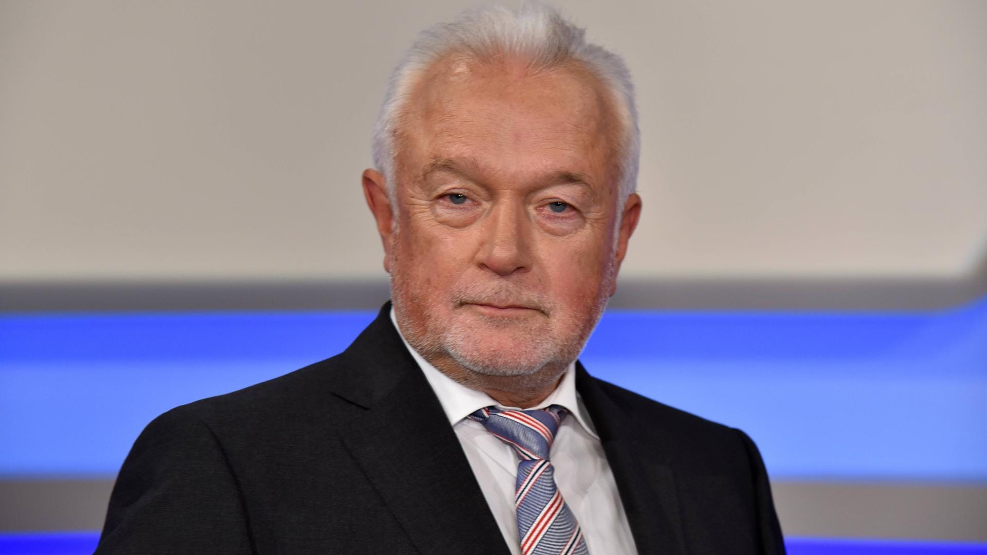 In Bezug auf die Bekanntheit kann es wohl Wolfgang Kubicki am ehesten mit ihm aufnehmen. Der stellvertretende Bundesvorsitzende ist gern gesehener Gast in den Talkshows – vor allem, weil er für deutliche Worte bekannt ist. In Thüringen hat er sich zunächst hinter die Wahl Thomas Kemmerichs gestellt, um am nächsten Tag doch Neuwahlen zu fordern.